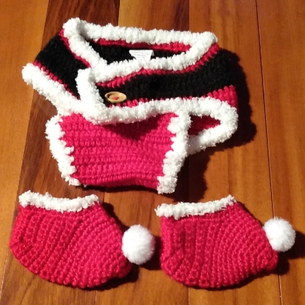 So 'Dorable 0-6 Months Santa Claus Diaper Cover & Booties Crochet Christmas Set